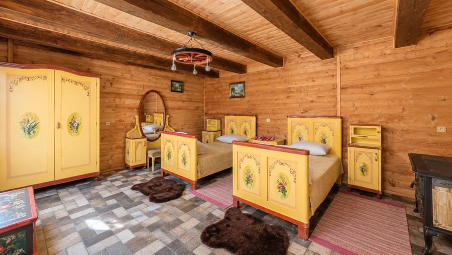 Casă individuală cu 4 camere cu Canalizare în Tărlungeni