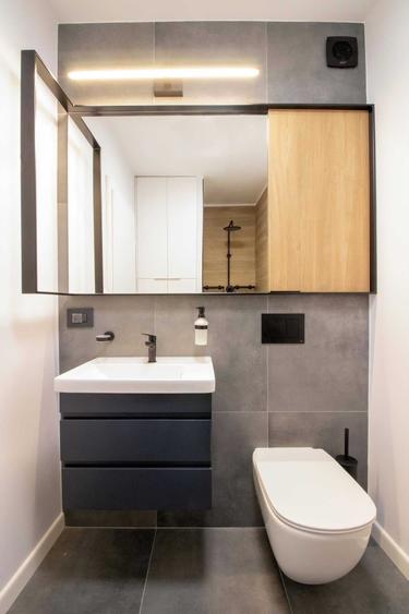 Apartament cu 3 camere semidecomandat în Exterior Vest