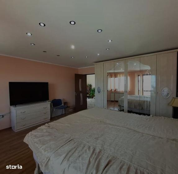 Casă cu 4 camere cu Teren 960 Mp în Câmpineanca