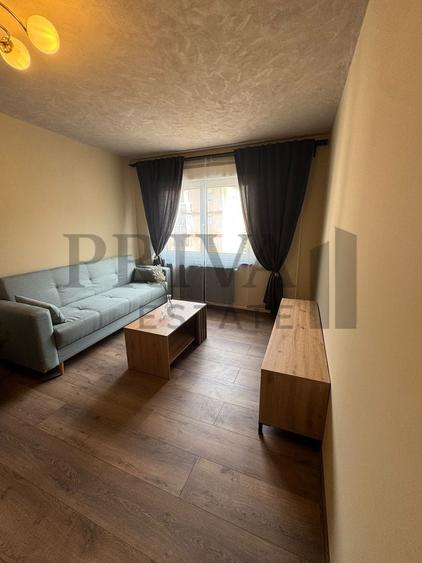 Apartament cu 3 camere, mobilat în Complex Studențesc