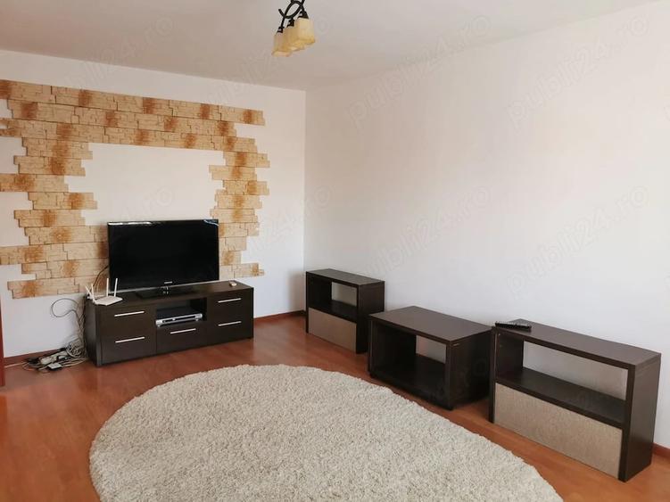 Apartament cu 3 camere decomandat în Nicolina