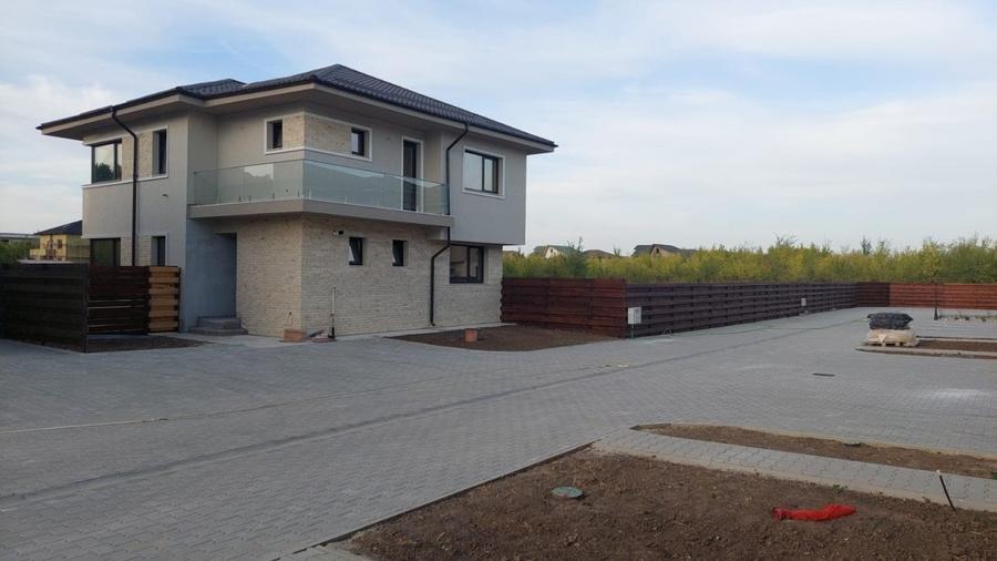 Casă individuală cu 5 camere cu Canalizare în Corbeanca