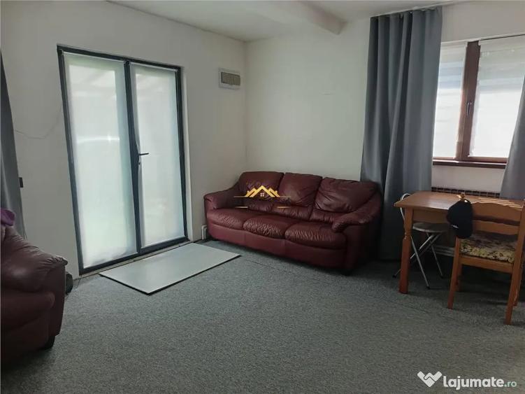 Casă cu 4 camere cu Teren 450 Mp în Central