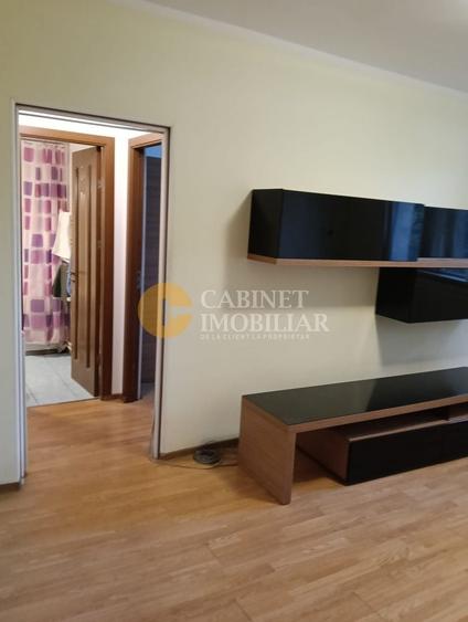 Apartament cu 2 camere semidecomandat, mobilat în Piața Unirii
