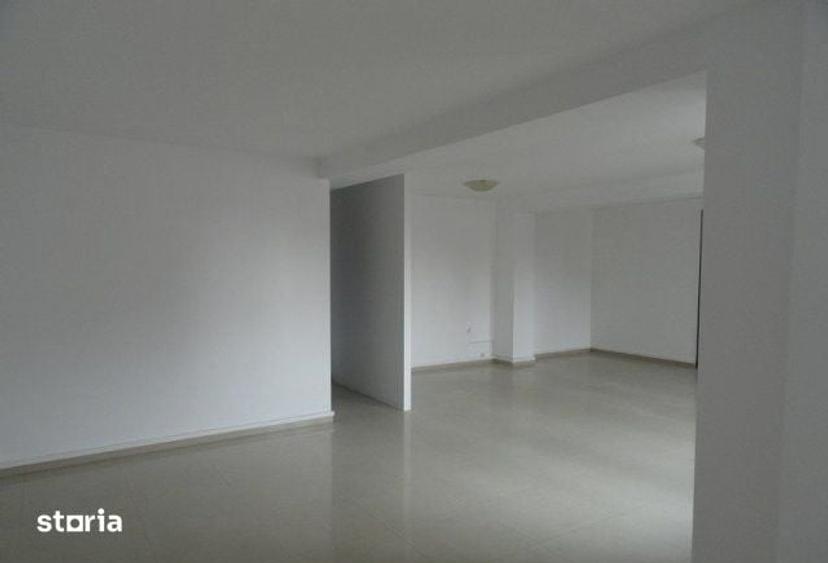 Casă cu 8 camere cu Teren 195 Mp în Timpuri Noi