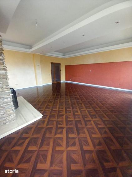 Apartament cu 4 camere în Central