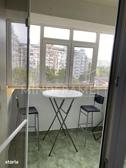 Apartament cu 3 camere decomandat în Dristor
