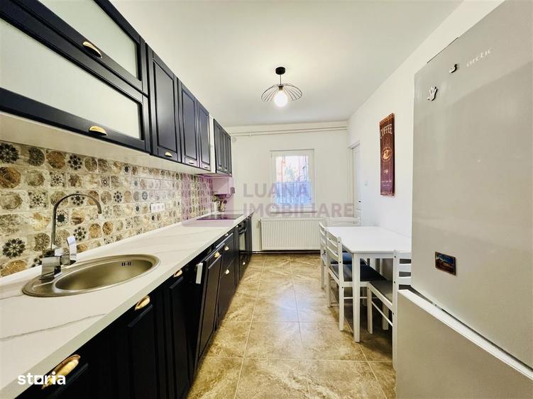 Apartament cu 3 camere decomandat, mobilat în Ștrand