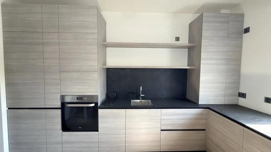 Casă cu 4 camere cu Teren 300 Mp în Broscărie