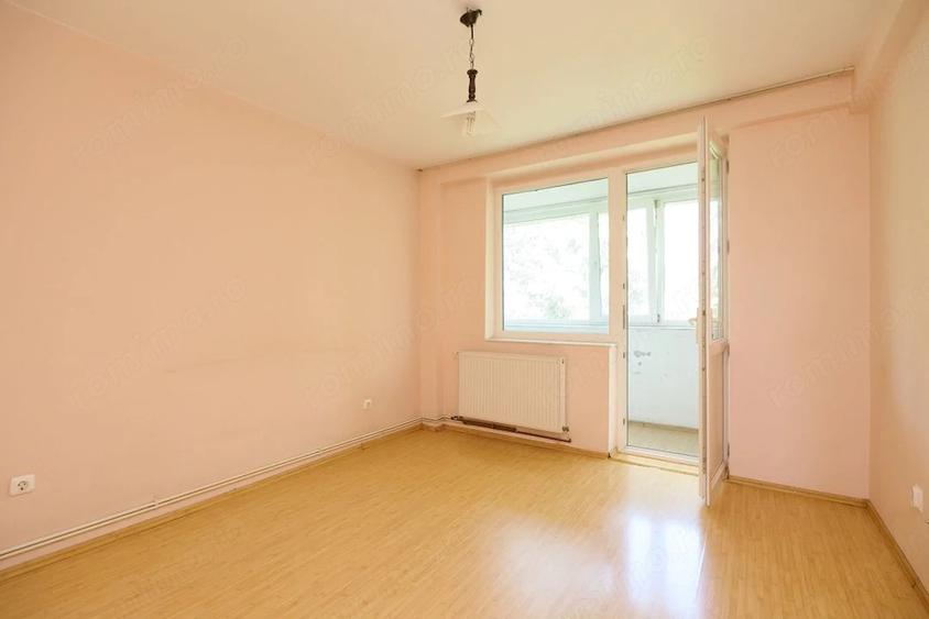 Apartament cu 4 camere decomandat în Craiovei