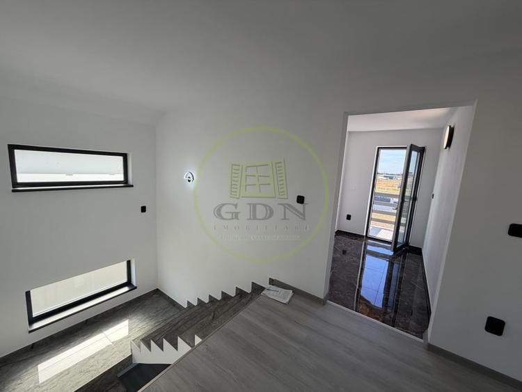 Casă individuală cu 4 camere cu Canalizare în Ghercești