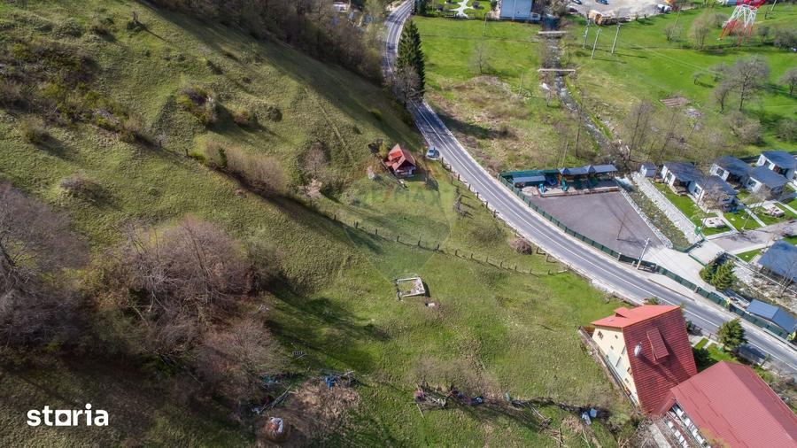 Teren de 5735 mp, în Moieciu