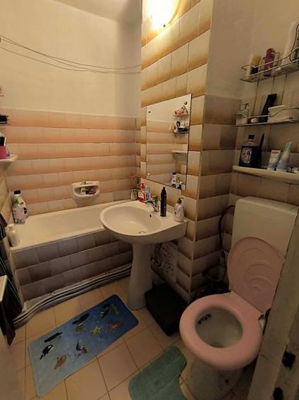 Apartament cu 4 camere semidecomandat în Central