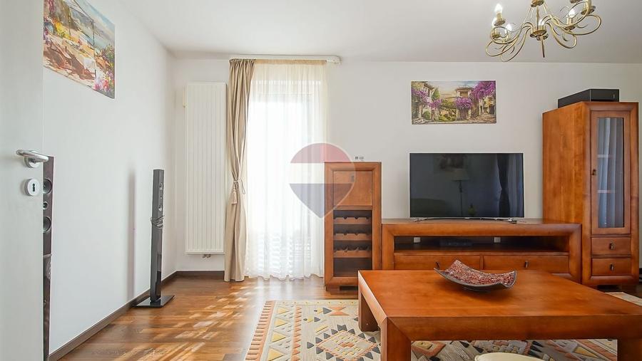 Apartament cu 3 camere decomandat, mobilat în Tractorul
