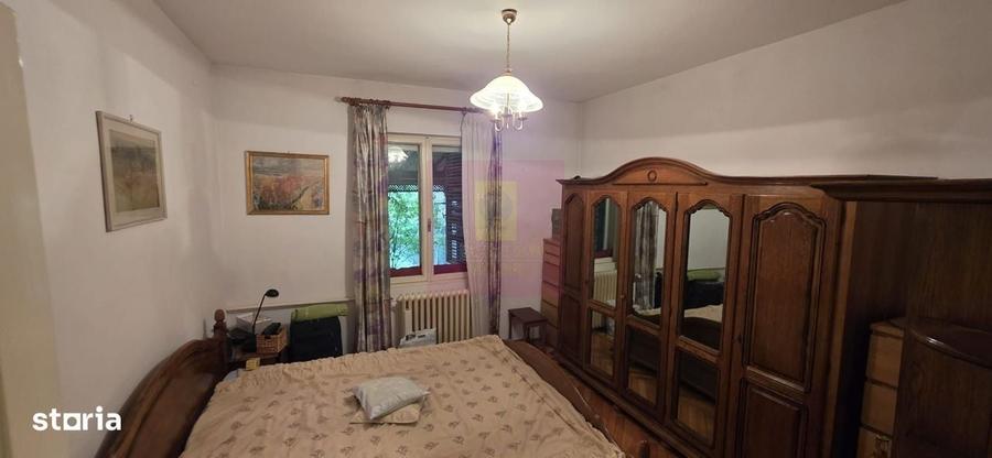 Casă cu 4 camere în Central