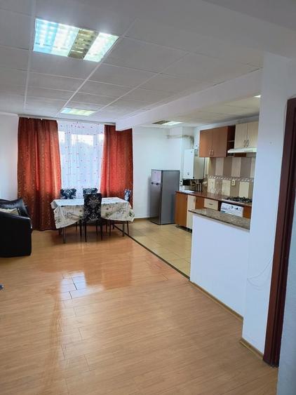 Apartament cu 3 camere decomandat în Năvodari