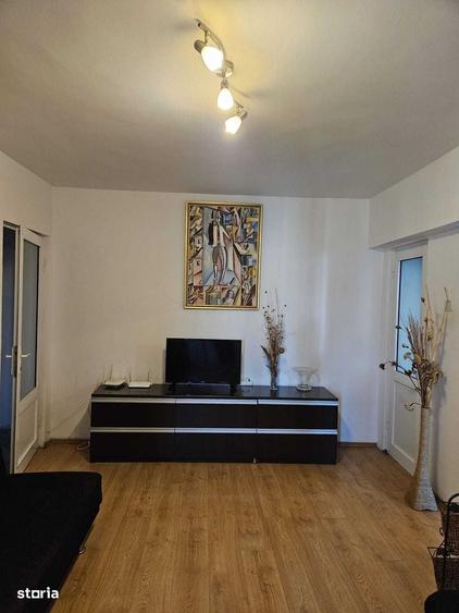 Apartament cu 2 camere decomandat în Calea Victoriei