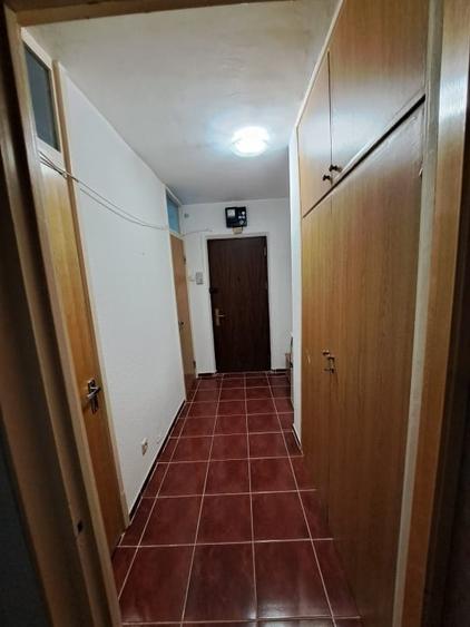 Garsonieră decomandată în Brâncoveanu