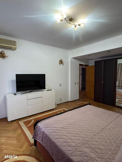 Casă cu 5 camere cu Teren 89 Mp în Străulești