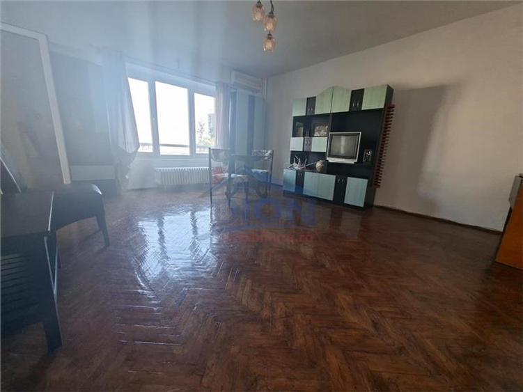 Apartament 3 camere, decomandat, Piata Sfanta Vineri - 4