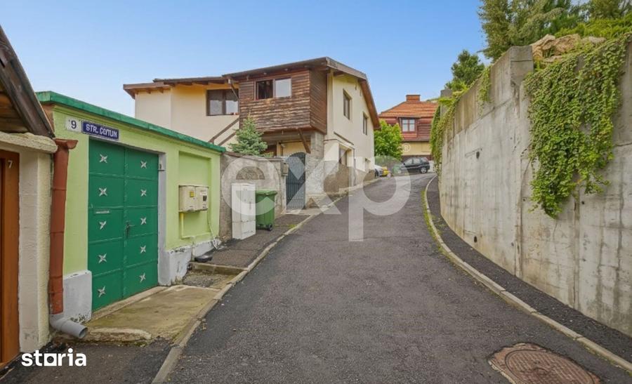 Casă cu 5 camere cu Teren 355 Mp în Schei