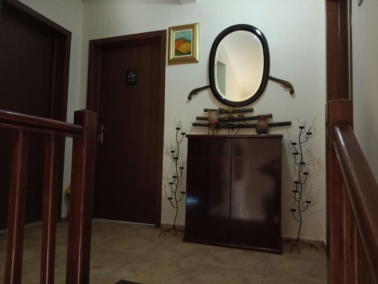 Casă individuală cu 6 camere cu Canalizare în Balotești