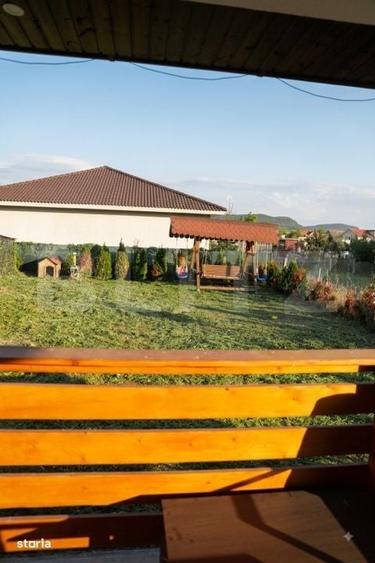 Casă cu 4 camere în Unirea