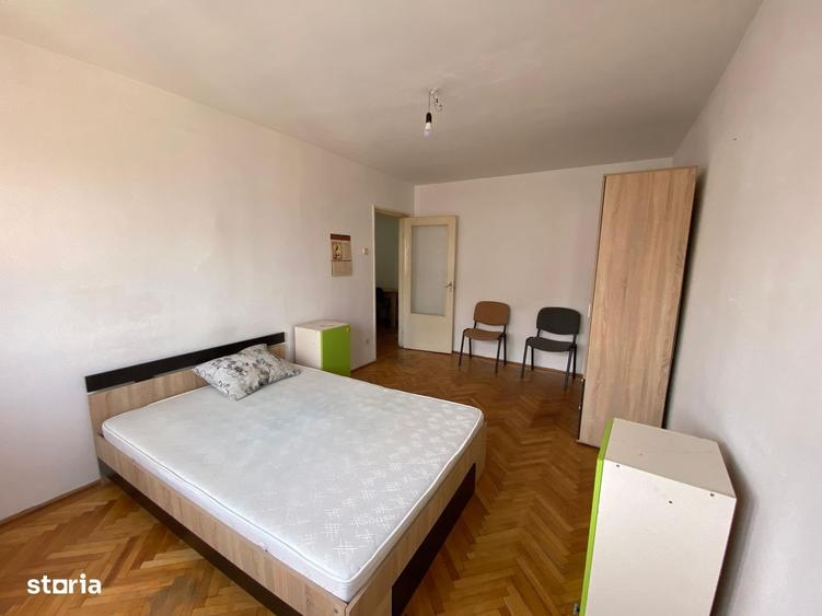 Apartament cu 4 camere, mobilat în Vasile Aaron