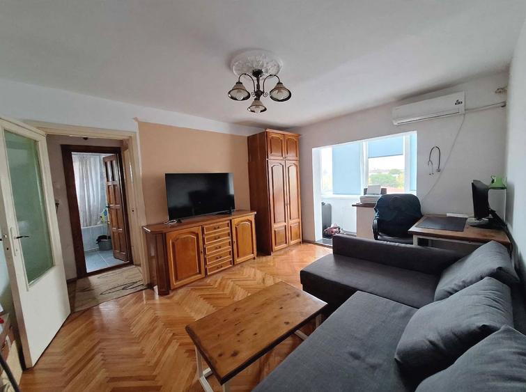 Apartament cu 2 camere semidecomandat, mobilat în Soarelui