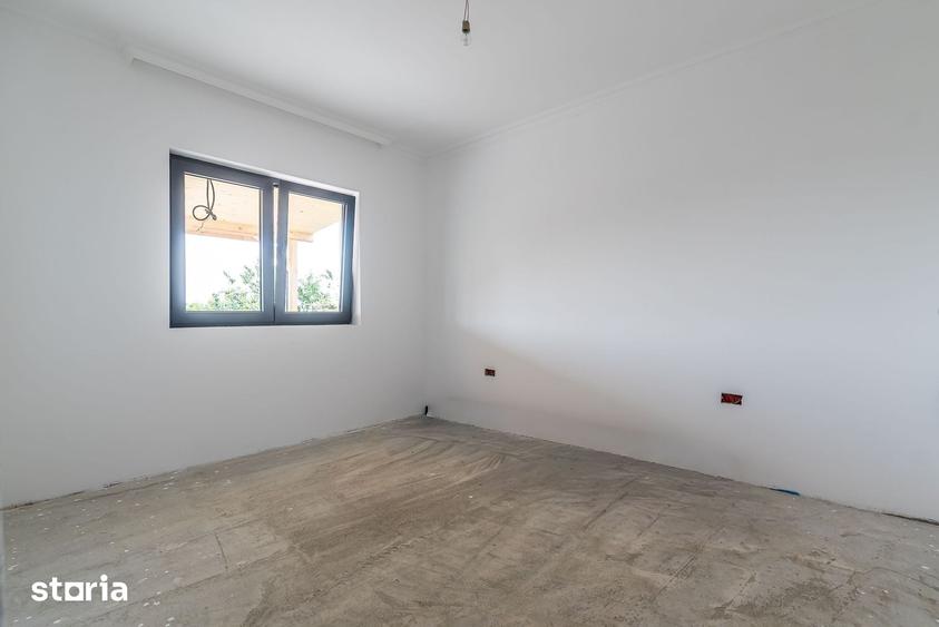 Casă cu 4 camere cu Teren 511 Mp în Grădiște