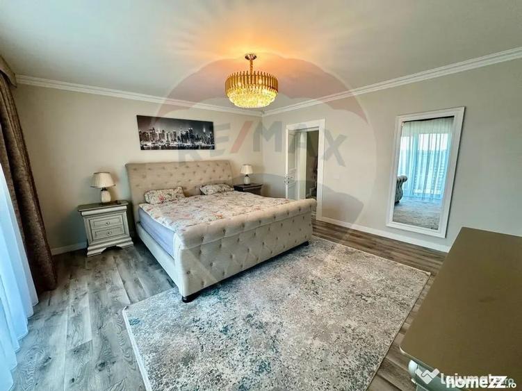 Casă cu 7 camere cu Teren 960 Mp în Vânători