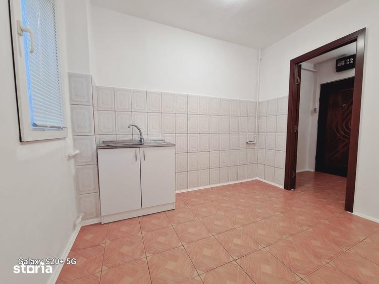 Apartament cu 2 camere semidecomandat în Brazda lui Novac