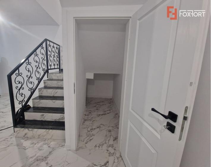 Duplex cu 3 camere cu Canalizare în Recaș