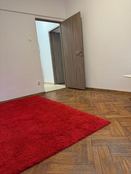 Apartament cu 3 camere decomandat, mobilat în Baba Novac