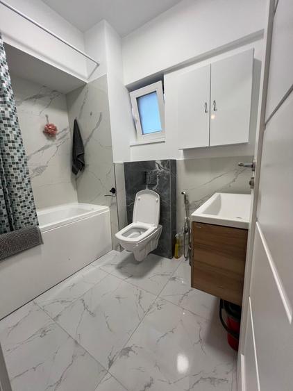 Apartament cu 3 camere decomandat, mobilat în Păcurari