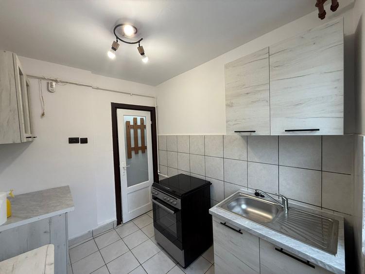 Apartament cu 2 camere semidecomandat în Centru Vechi