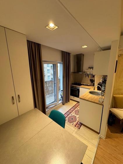 Apartament cu 3 camere decomandat în Crețuleasca