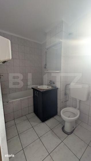 Apartament cu 4 camere decomandat în Republicii