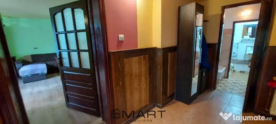 Casă cu 6 camere cu Teren 200 Mp în Calea Poplăcii