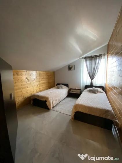 Apartament cu 4 camere decomandat în Central