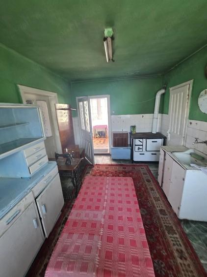 Casă cu 2 camere cu Teren 548 Mp în Crizbav