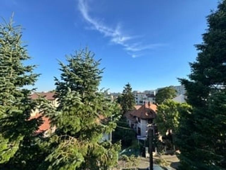 Apartament cu 2 camere semidecomandat în 1 Mai