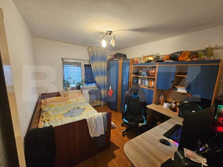Apartament cu 3 camere decomandat, mobilat în Cetate
