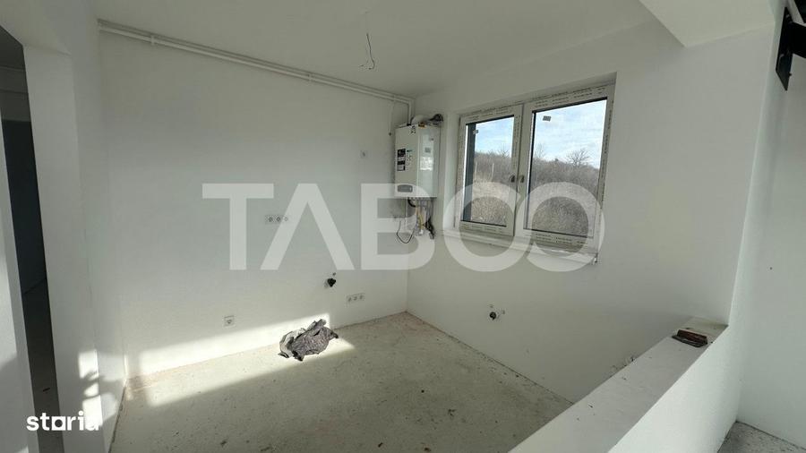 Apartament cu 3 camere decomandat în Industrial Vest