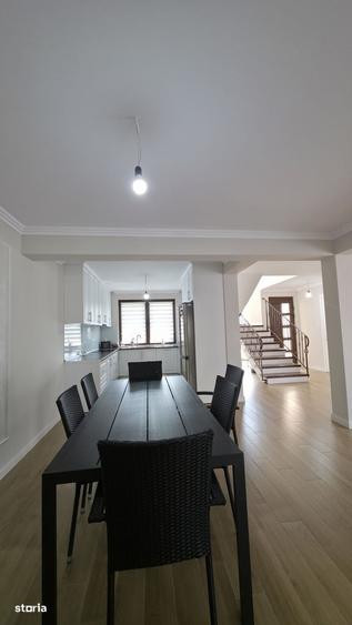 Casă cu 3 camere în Centura