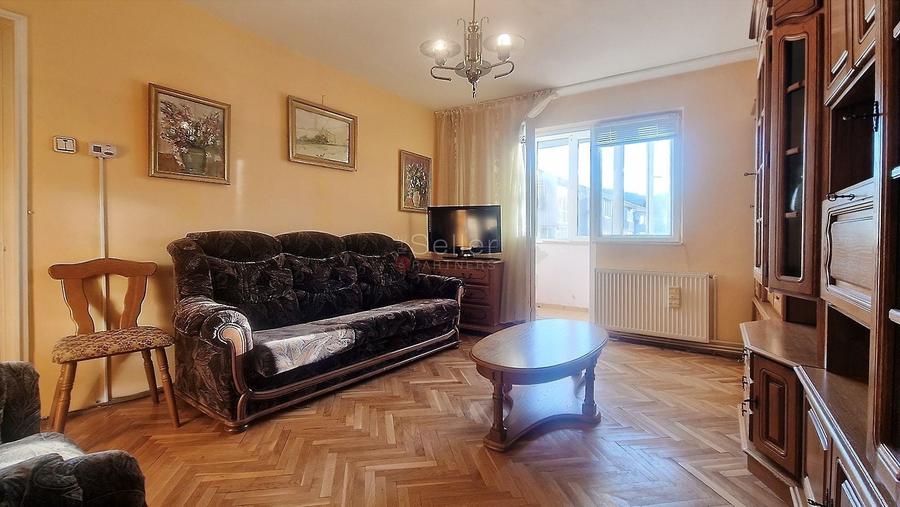 Apartament cu 3 camere semidecomandat, mobilat în Astra