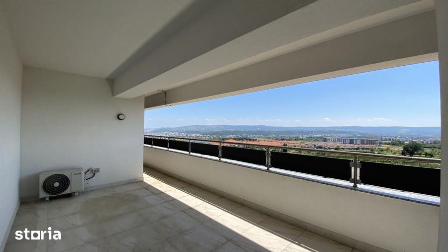 Apartament cu 4 camere în Mircea cel Bătrân