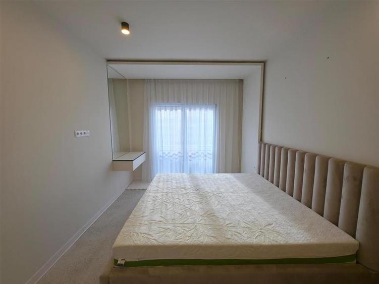 Apartament cu 2 camere semidecomandat, mobilat în Șelimbăr