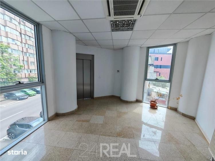 Spațiu comercial, de 1,100 mp, în Vitan