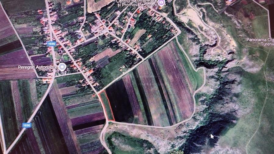Teren de 5000 mp, în Tureni